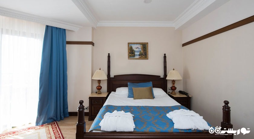 تخت بزرگ اتاق استاندارد